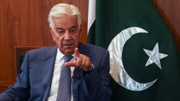 وزیر دفاع پاکستان: در صورت نیاز به افغانستان حمله هوایی می‌کنیم