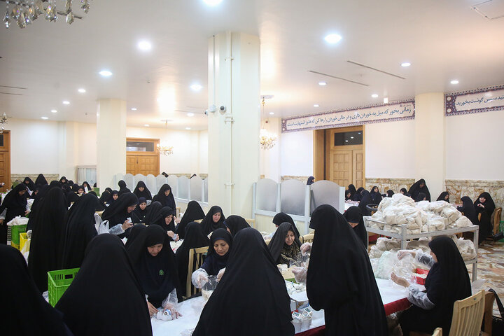 بسته بندی افطاری ساده حرم مطهر حضرت فاطمه معصومه(س)
