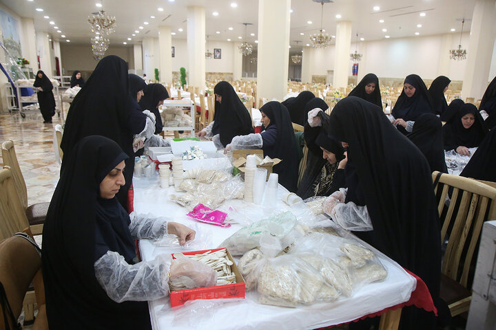 بسته بندی افطاری ساده حرم مطهر حضرت فاطمه معصومه(س)