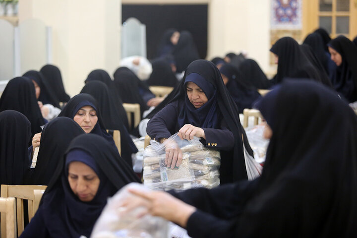 Photos: Simple Iftar Packaging at Hazrat Masoumeh Holy Shrine