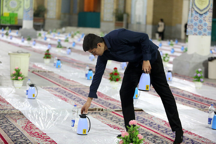 Photos: Iftar Banquet at Hazrat Masoumeh Holy Shrine on First Night of Ramadan