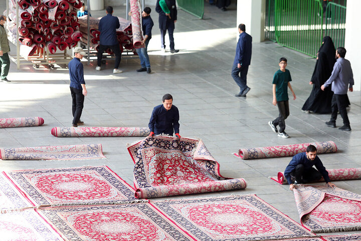 Photos: Iftar Banquet at Hazrat Masoumeh Holy Shrine on First Night of Ramadan