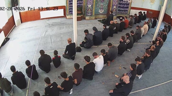 تصاویر | اقامه نخستین نماز جمعه رمضان در مسجد امام حسین(ع) آغ‌تَهله گرجستان