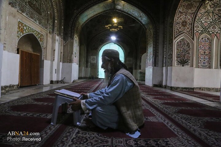 Photos: Beginning of Ramadan in Islamic Countries