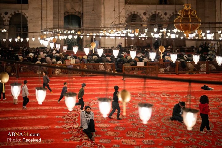 Photos: Beginning of Ramadan in Islamic Countries