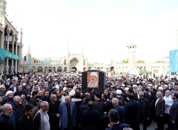 تشییع پیکر آیت‌الله مامقانی در حرم حضرت فاطمه معصومه(س)
