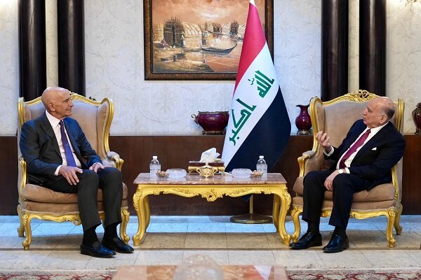 Paper / Barrack’s Three Missions in Baghdad: Iraqis Rigid, Americans Frustrated