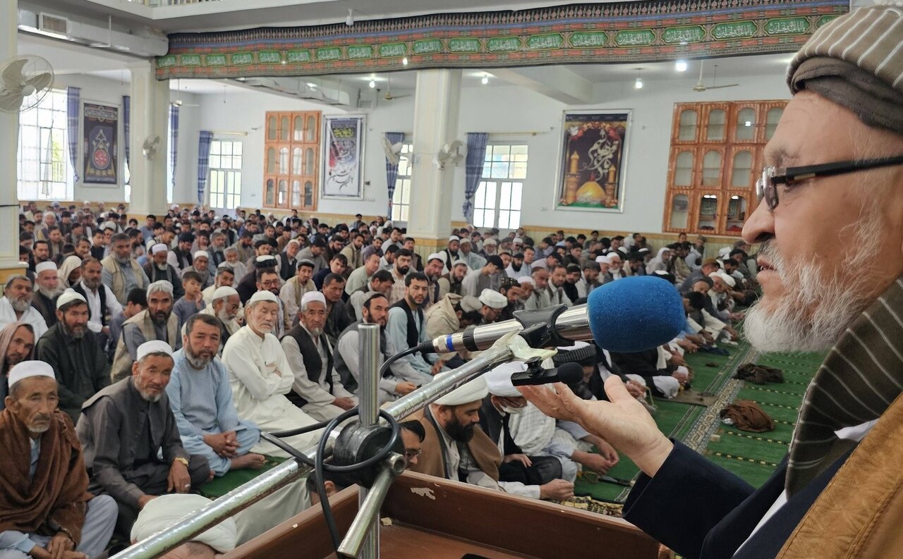 امام جمعه شیعیان لشکرگاه افغانستان حملات پاکستان به افغانستان را به‌شدت محکوم کرد