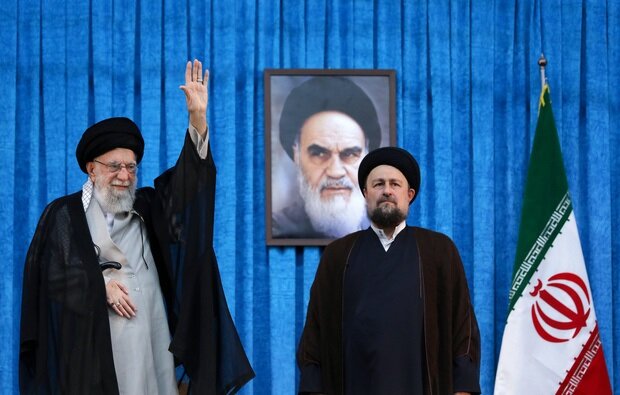  خامنه‌ای عزیز بزرگ بود و بزرگ ماند و با مرگی سرخ برای همیشه قهرمان مردم ایران و مسلمانان جهان خواهد بود 