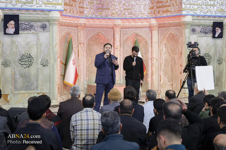 تجمع سوگواران رهبر شهید انقلاب در حرم مطهر رضوی