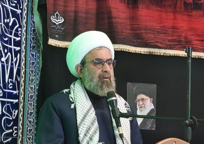 شیعیان افغانستانی مقیم آلمان برای شهادت رهبر عزیز انقلاب مراسم عزا برپا کردند