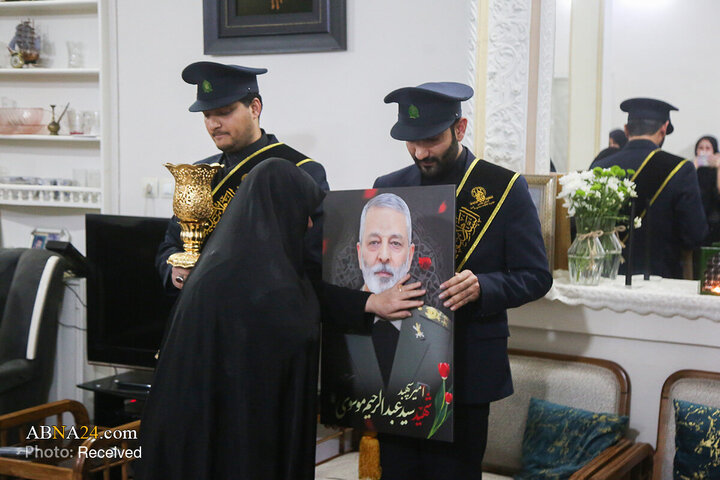 حضور خادمان حرم بانوی کرامت در منزل شهید سپهبد موسوی