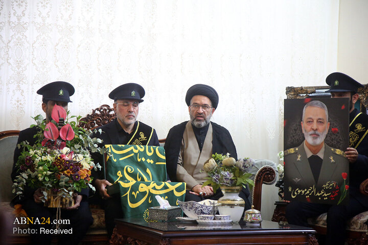 حضور خادمان حرم بانوی کرامت در منزل شهید سپهبد موسوی