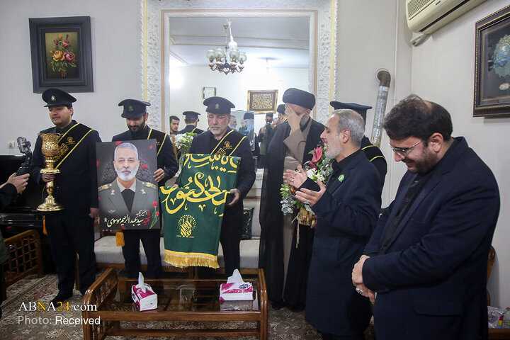 حضور خادمان حرم بانوی کرامت در منزل شهید سپهبد موسوی