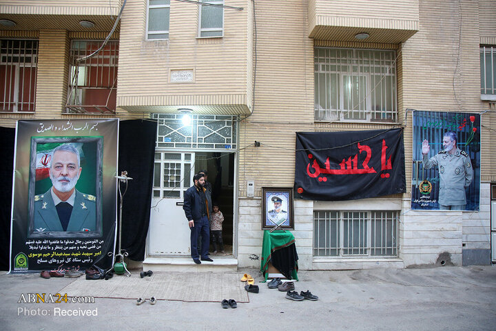 حضور خادمان حرم بانوی کرامت در منزل شهید سپهبد موسوی