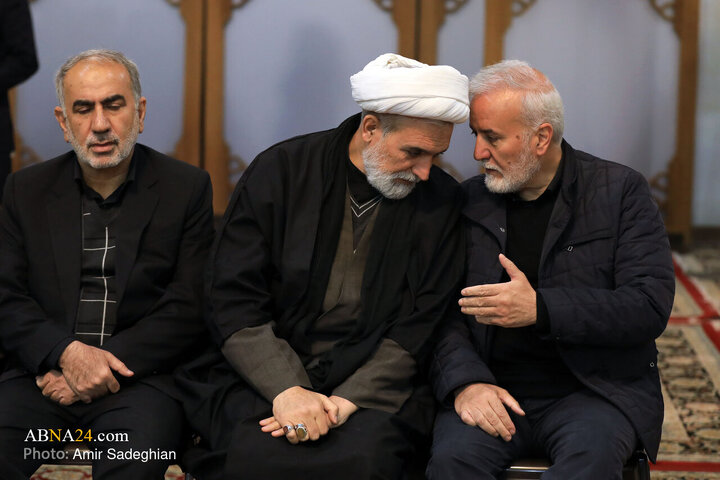 مراسم بزرگداشت شهادت رهبر معظم انقلاب اسلامی در شبستان امام خمینی حرم حضرت شاهچراغ (ع) به میزبانی شهرداری شیراز و شورای شهر شیراز