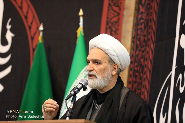 مراسم بزرگداشت شهادت رهبر معظم انقلاب اسلامی در شبستان امام خمینی حرم حضرت شاهچراغ (ع) به میزبانی شهرداری شیراز و شورای شهر شیراز