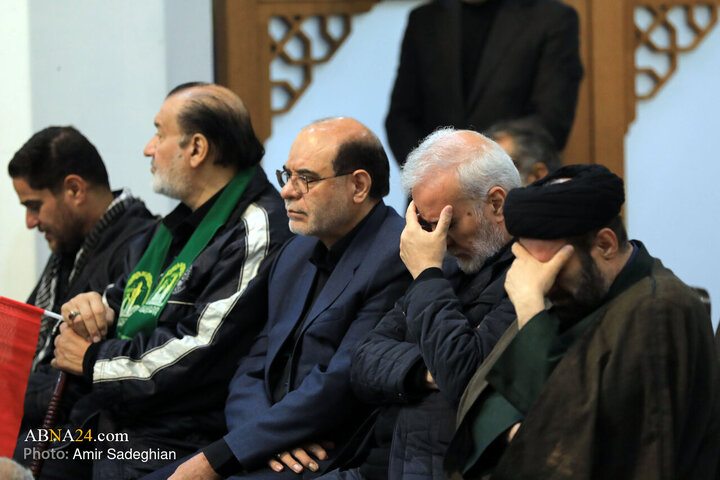 مراسم بزرگداشت شهادت رهبر معظم انقلاب اسلامی در شبستان امام خمینی حرم حضرت شاهچراغ (ع) به میزبانی شهرداری شیراز و شورای شهر شیراز