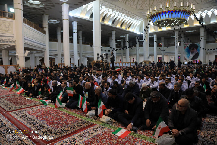مراسم بزرگداشت شهادت رهبر معظم انقلاب اسلامی در شبستان امام خمینی حرم حضرت شاهچراغ (ع) به میزبانی شهرداری شیراز و شورای شهر شیراز