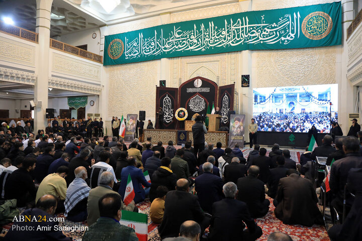 مراسم بزرگداشت شهادت رهبر معظم انقلاب اسلامی در شبستان امام خمینی حرم حضرت شاهچراغ (ع) به میزبانی شهرداری شیراز و شورای شهر شیراز