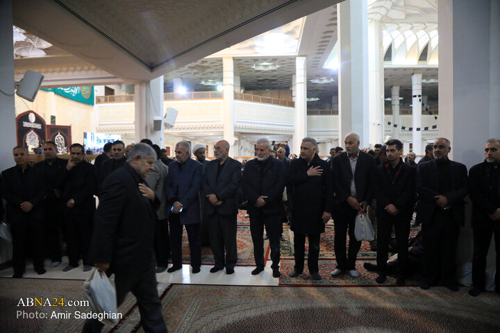 مراسم بزرگداشت شهادت رهبر معظم انقلاب اسلامی در شبستان امام خمینی حرم حضرت شاهچراغ (ع) به میزبانی شهرداری شیراز و شورای شهر شیراز
