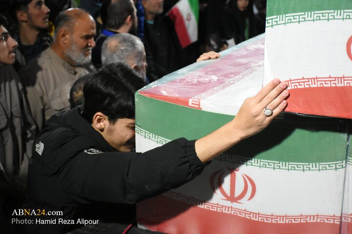 وداع با شهدای گیلانی تجاوز رژیم آمریکایی - صهیونی