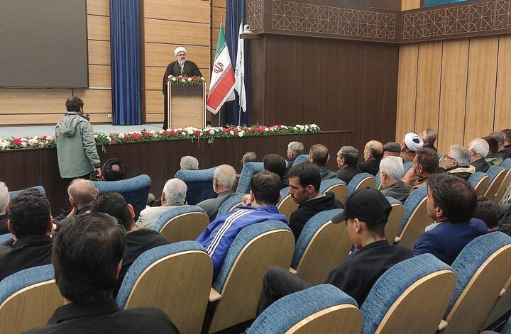 در یک نبرد عاشورایی قرار داریم