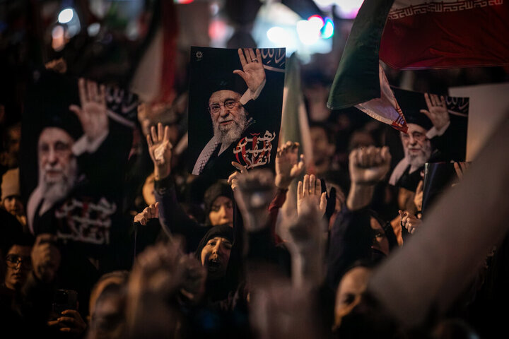 تصاویر/ عزاداری مردم تهران در سوگ رهبر شهید انقلاب اسلامی