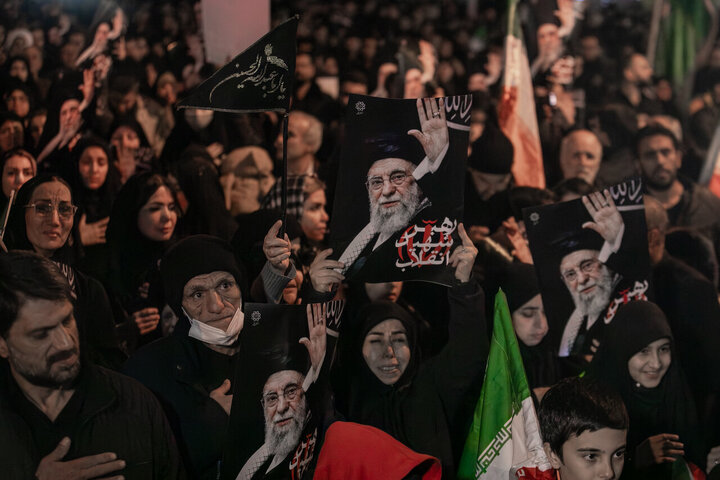 تصاویر/ عزاداری مردم تهران در سوگ رهبر شهید انقلاب اسلامی