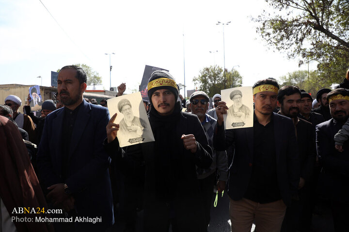 راهپیمایی مهاجرین افغانستانی مقیم قم در انزجار از جنایات آمریکایی - صهیونی