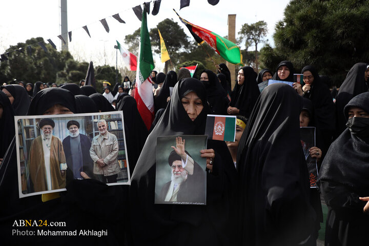 راهپیمایی مهاجرین افغانستانی مقیم قم در انزجار از جنایات آمریکایی - صهیونی