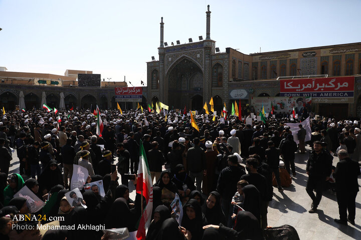 راهپیمایی مهاجرین افغانستانی مقیم قم در انزجار از جنایات آمریکایی - صهیونی