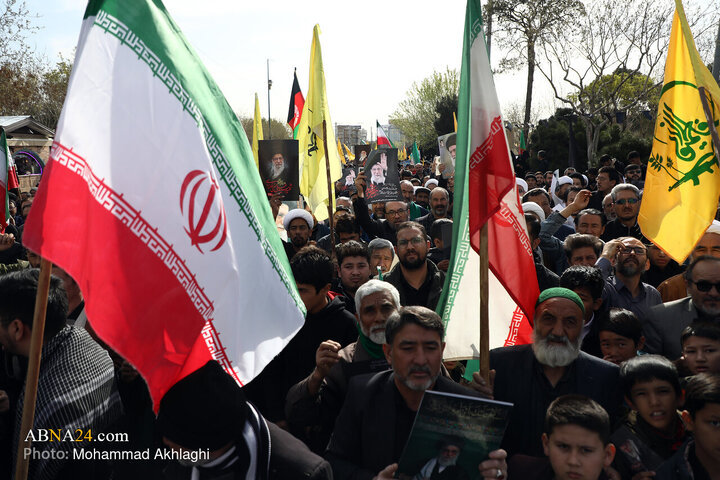 راهپیمایی مهاجرین افغانستانی مقیم قم در انزجار از جنایات آمریکایی - صهیونی