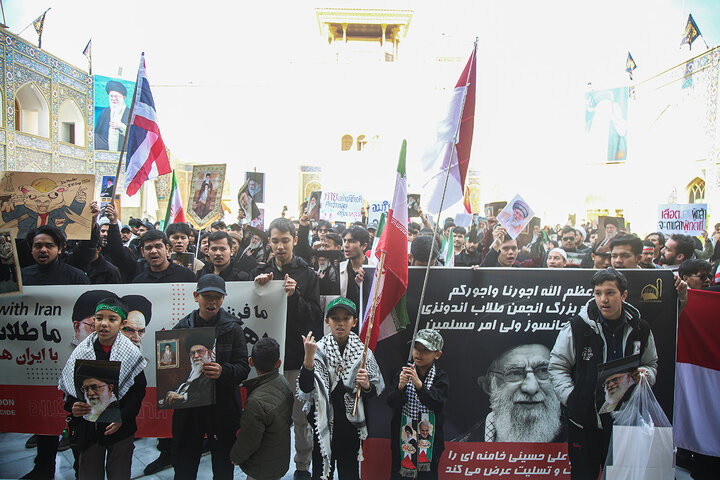 تجدید پیمان اندونزیایی‌ها و تایلندی‌های مقیم ایران با آرمان‌های رهبر شهید انقلاب