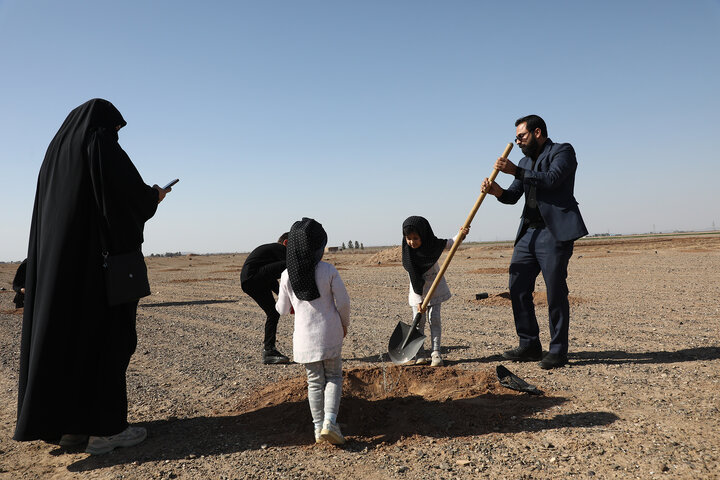 پویش درختکاری به نیت رهبر شهید انقلاب