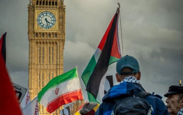 سمت درست تاریخ؛ اینجا لندن در کنار برج بیگ‌بن + عکس