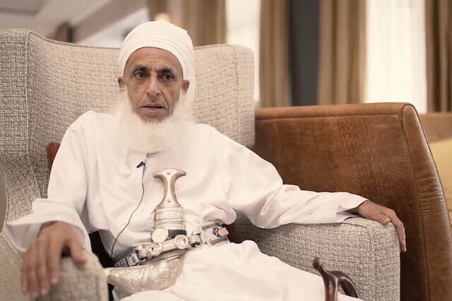 Grand Mufti of the Sultanate of Oman 'Ahmed bin Hamad al-Khalili' message of condolence on martyrdom of Imam khamenei