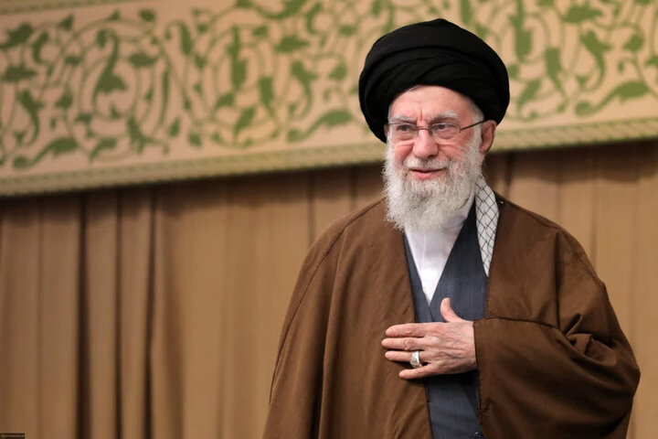 مرثیه شاعران مهاجر افغانستانی برای قائد شهید «گلی که میان خارها سربلند ماند»