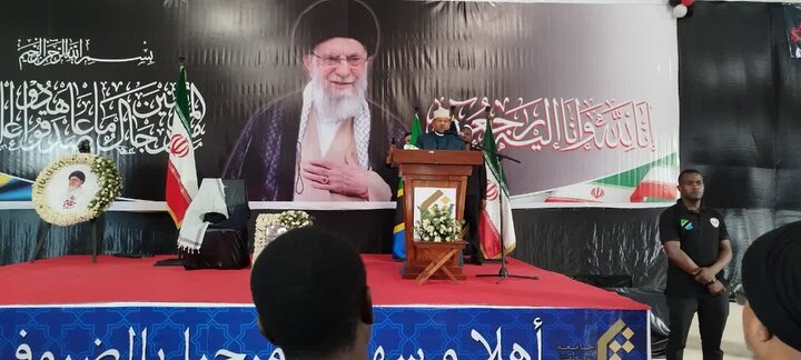 رئیس جمعیت آشتی و صلح تانزانیا: امام خامنه‌ای در مسیر دفاع از حق به شهادت رسیدند