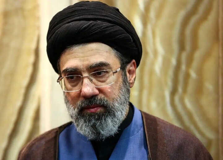 اعلام بیعت بیت مرحوم آیت‌الله شاه‌آبادی با آیت‌الله سید مجتبی خامنه‌ای