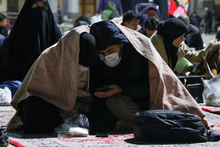 خلوت‌های عاشقانه با معبود بی‌همتا در صحن و سرای کریمه اهل بیت(س)