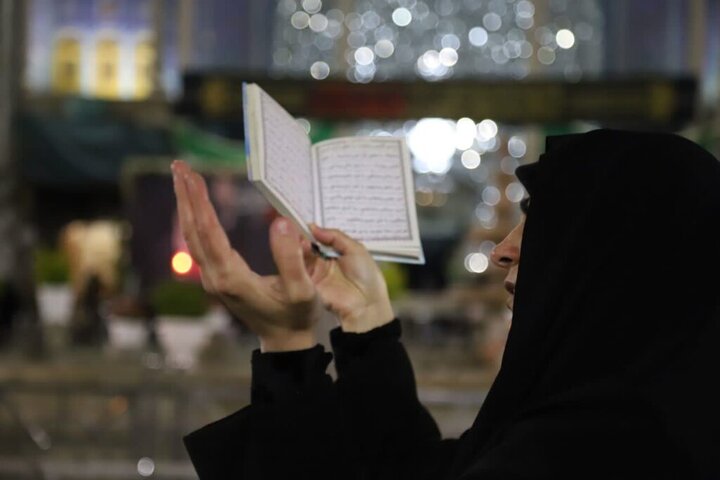 شب‌زنده‌داری بانوان در جوار مضجع نورانی حضرت فاطمه معصومه(س)