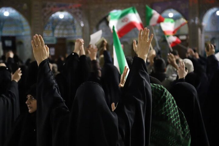شب‌زنده‌داری بانوان در جوار مضجع نورانی حضرت فاطمه معصومه(س)
