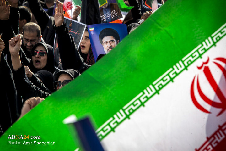اجتماع مردمی بیعت با آیت‌الله سید مجتبی خامنه‌ای سومین رهبر معظم انقلاب اسلامی - شیراز