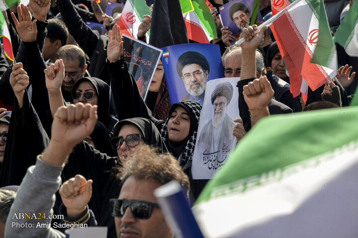 اجتماع مردمی بیعت با آیت‌الله سید مجتبی خامنه‌ای سومین رهبر معظم انقلاب اسلامی - شیراز