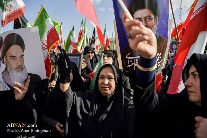 اجتماع مردمی بیعت با آیت‌الله سید مجتبی خامنه‌ای سومین رهبر معظم انقلاب اسلامی - شیراز