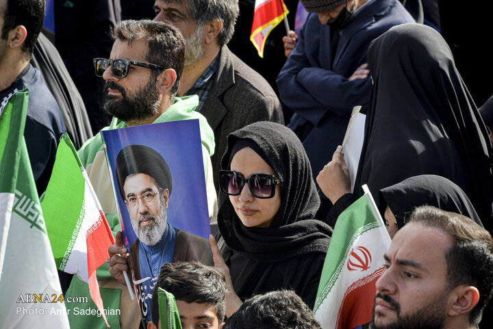 اجتماع مردمی بیعت با آیت‌الله سید مجتبی خامنه‌ای سومین رهبر معظم انقلاب اسلامی - شیراز