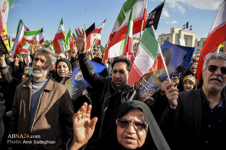 اجتماع مردمی بیعت با آیت‌الله سید مجتبی خامنه‌ای سومین رهبر معظم انقلاب اسلامی - شیراز
