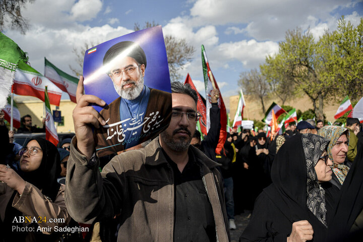 اجتماع مردمی بیعت با آیت‌الله سید مجتبی خامنه‌ای سومین رهبر معظم انقلاب اسلامی - شیراز