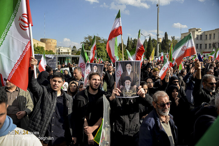 اجتماع مردمی بیعت با آیت‌الله سید مجتبی خامنه‌ای سومین رهبر معظم انقلاب اسلامی - شیراز
